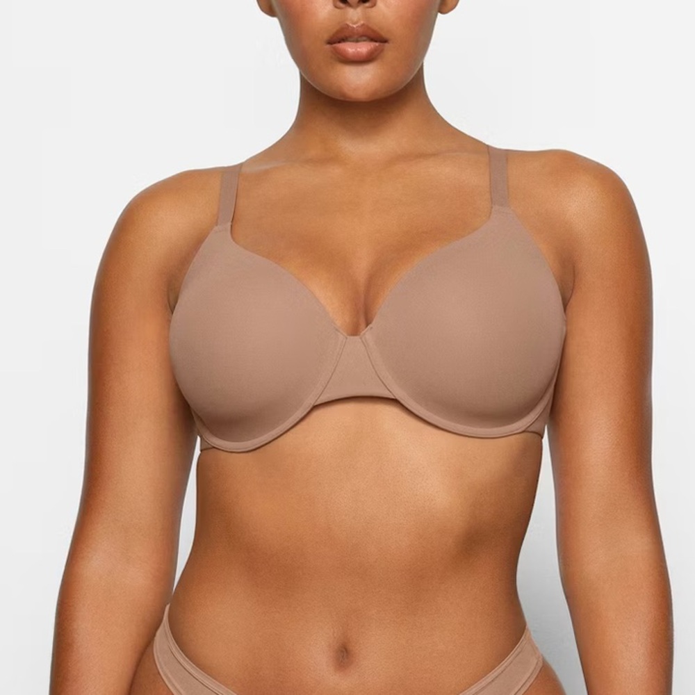 Skims | Fits Everybody | Demi | T Shirt | Bra
